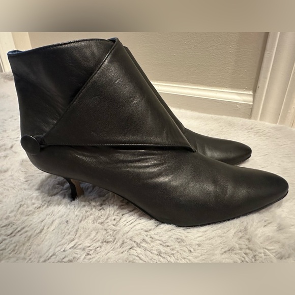 Manolo Blahnik Diaz lambskin leather black short ankle boots size 37 or US 7 - Picture 7 of 9